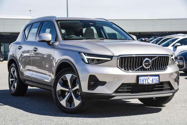 2023 Volvo XC40 Ultimate B4 Bright