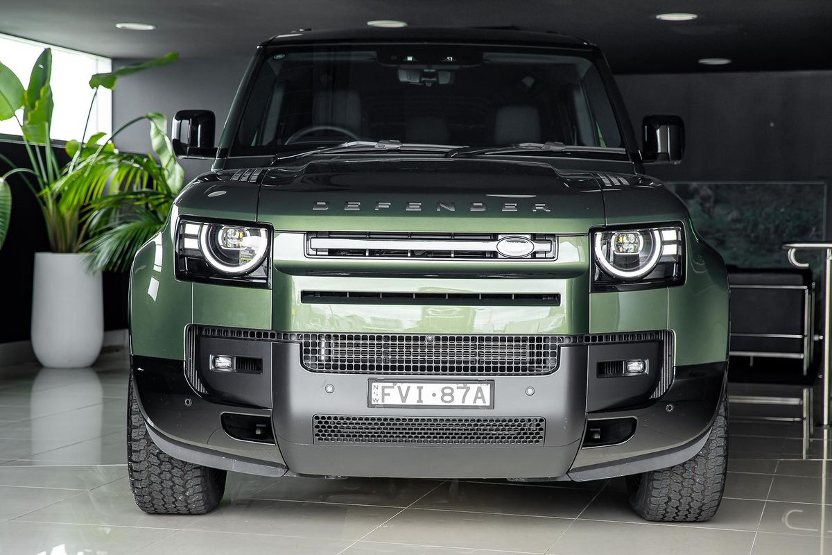 2025 Land Rover Defender 110 D350 X-Dynamic SE L663