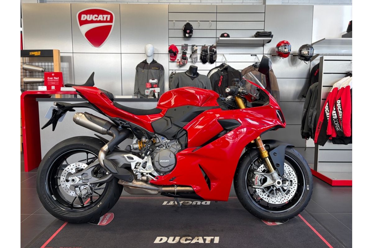 2026 Ducati PANIGALE V2S