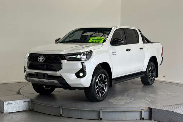 2025 Toyota Hilux SR5 48V GUN126R 4X4