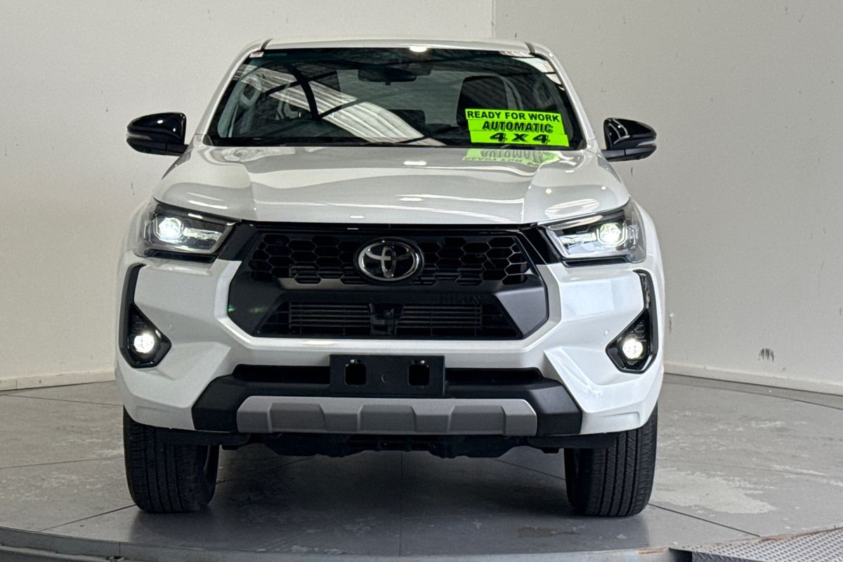 2025 Toyota Hilux SR5 48V GUN126R 4X4