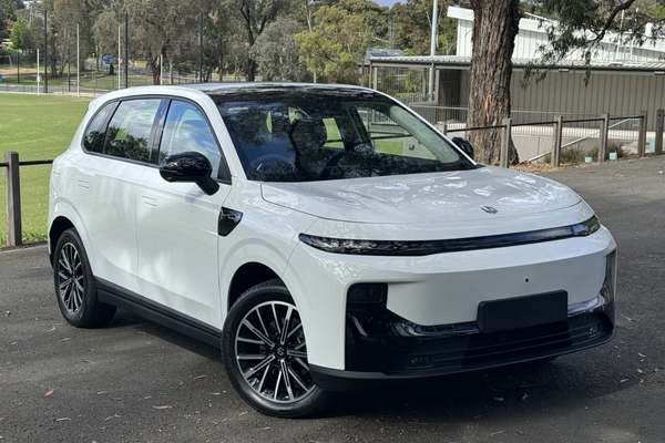 2026 Leapmotor B10 Design LR A12