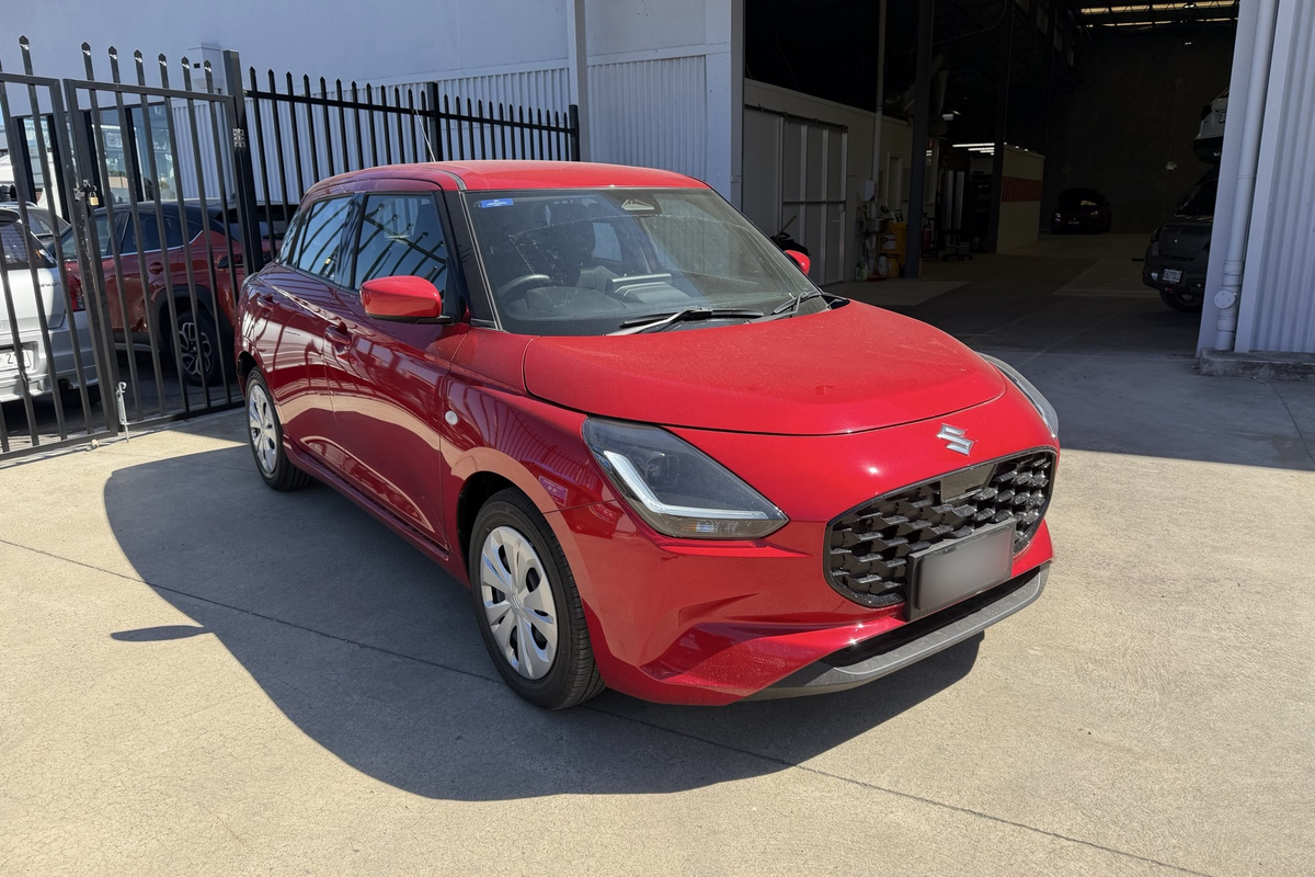 2025 Suzuki Swift Hybrid UZ