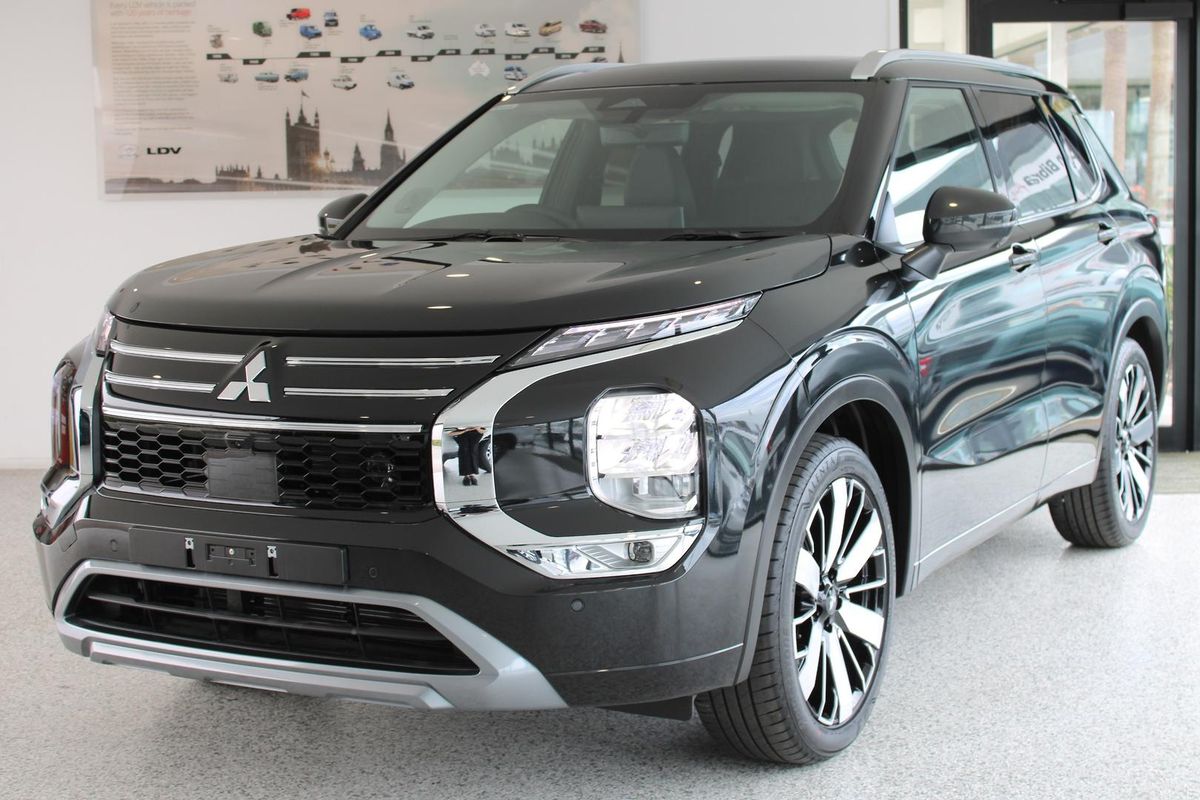 2026 Mitsubishi Outlander Exceed ZM
