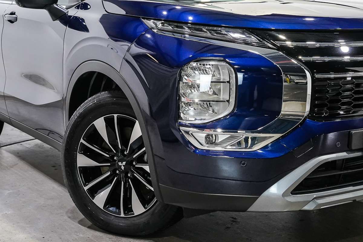 2025 Mitsubishi Outlander LS ZM