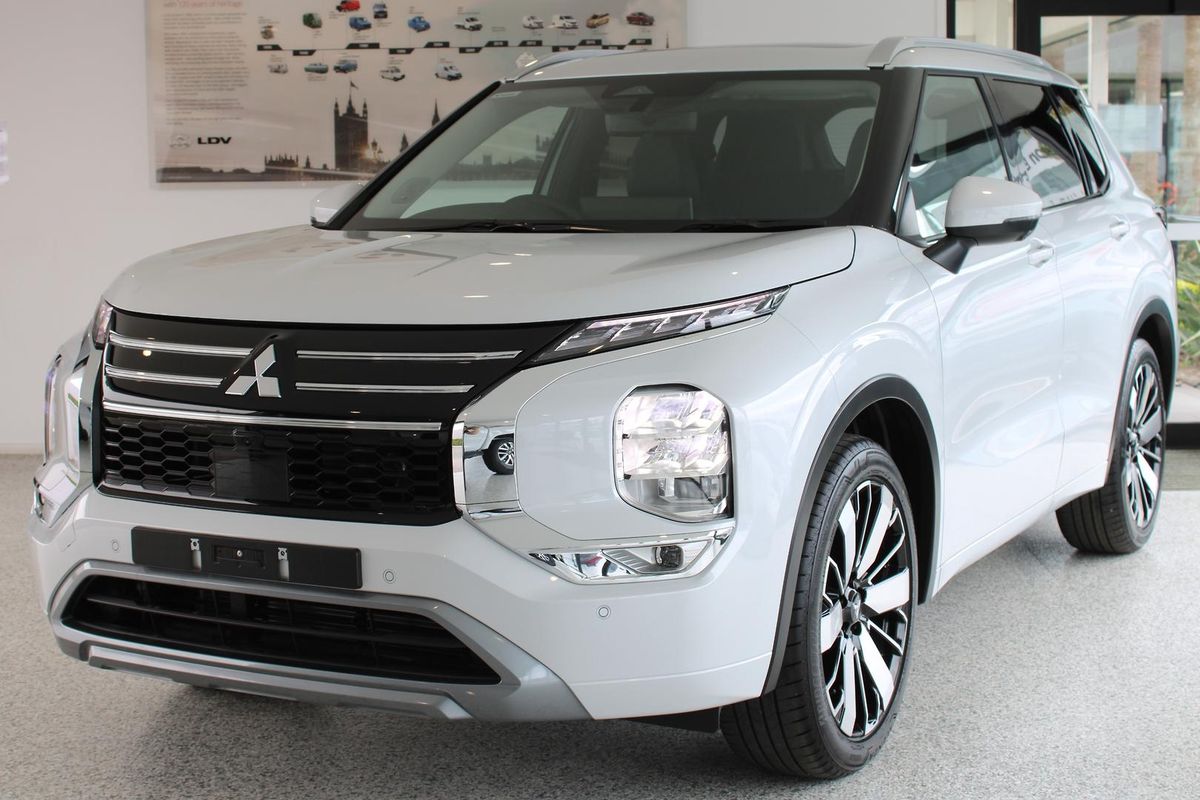 2026 Mitsubishi Outlander Exceed ZM