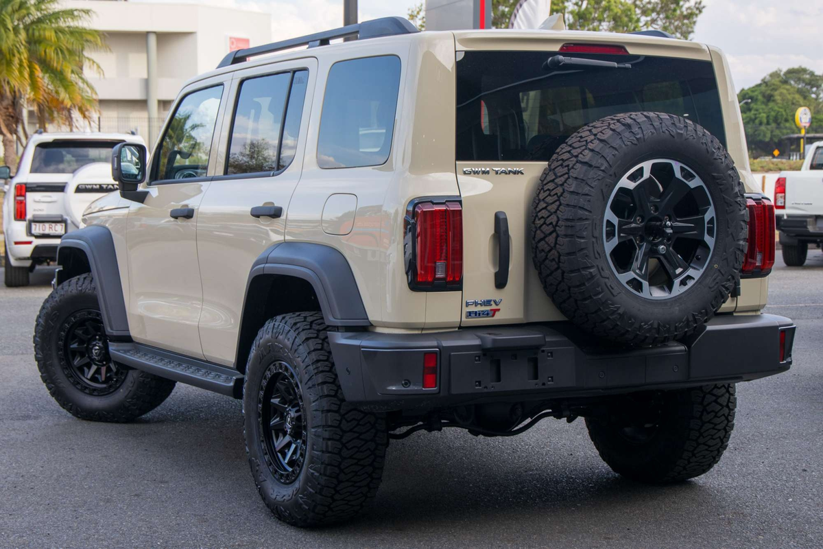 2026 GWM Tank 300 Ultra Hi4-T PHEV P01