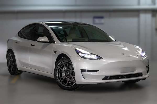 2022 Tesla Model 3 Rear -Wheel Drive