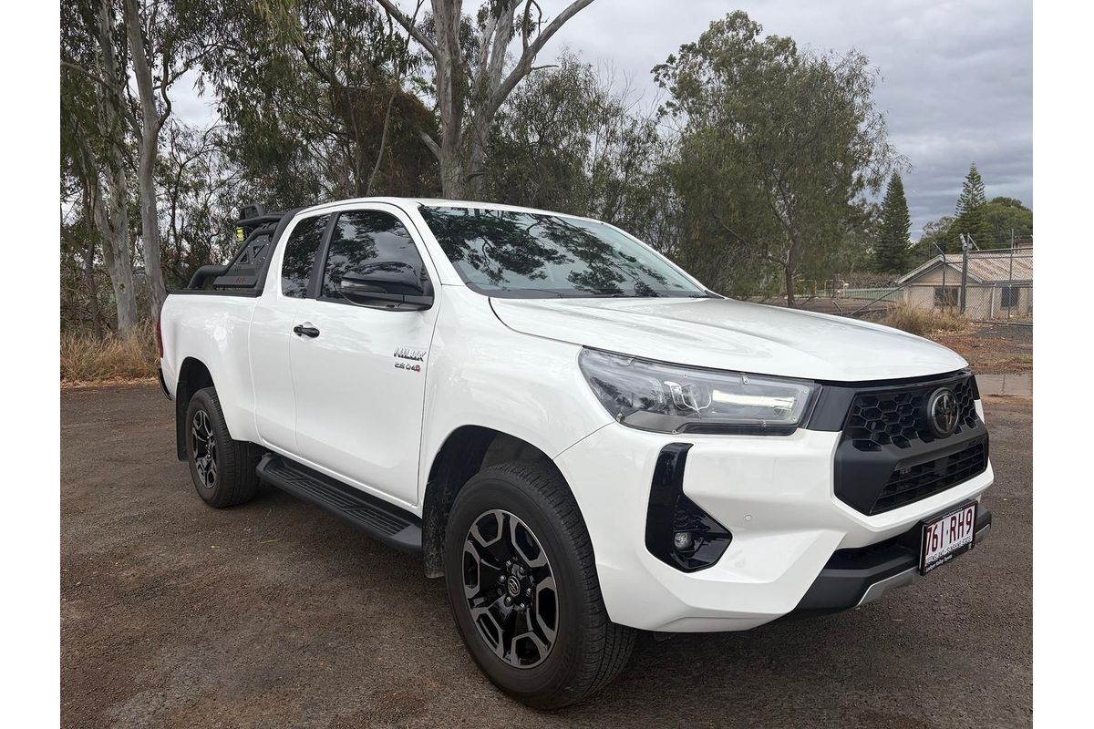 2024 Toyota Hilux SR5 GUN126R 4X4