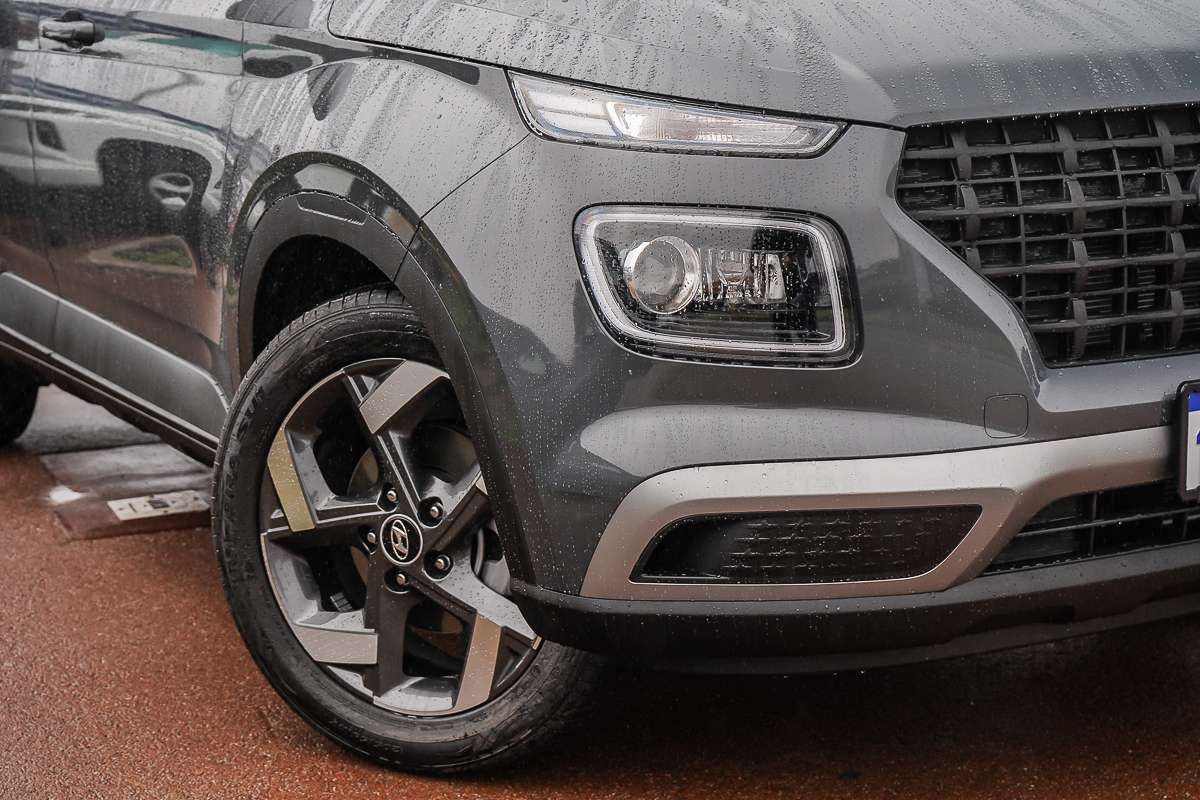 2025 Hyundai Venue Active QX.V5