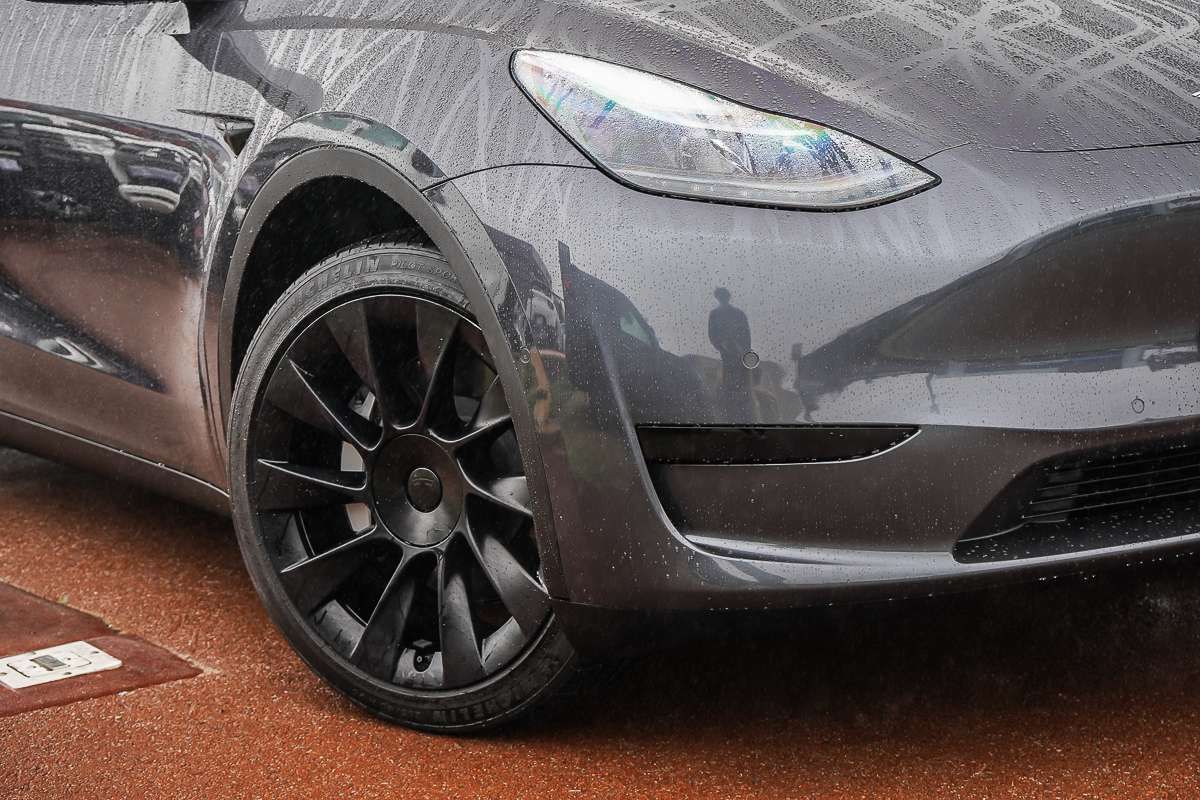 2024 Tesla Model Y Rear-Wheel Drive