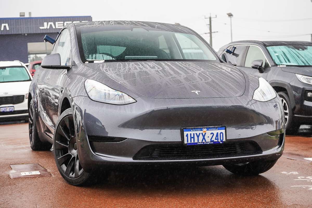 2024 Tesla Model Y Rear-Wheel Drive