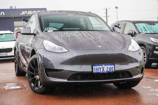 2024 Tesla Model Y Rear-Wheel Drive