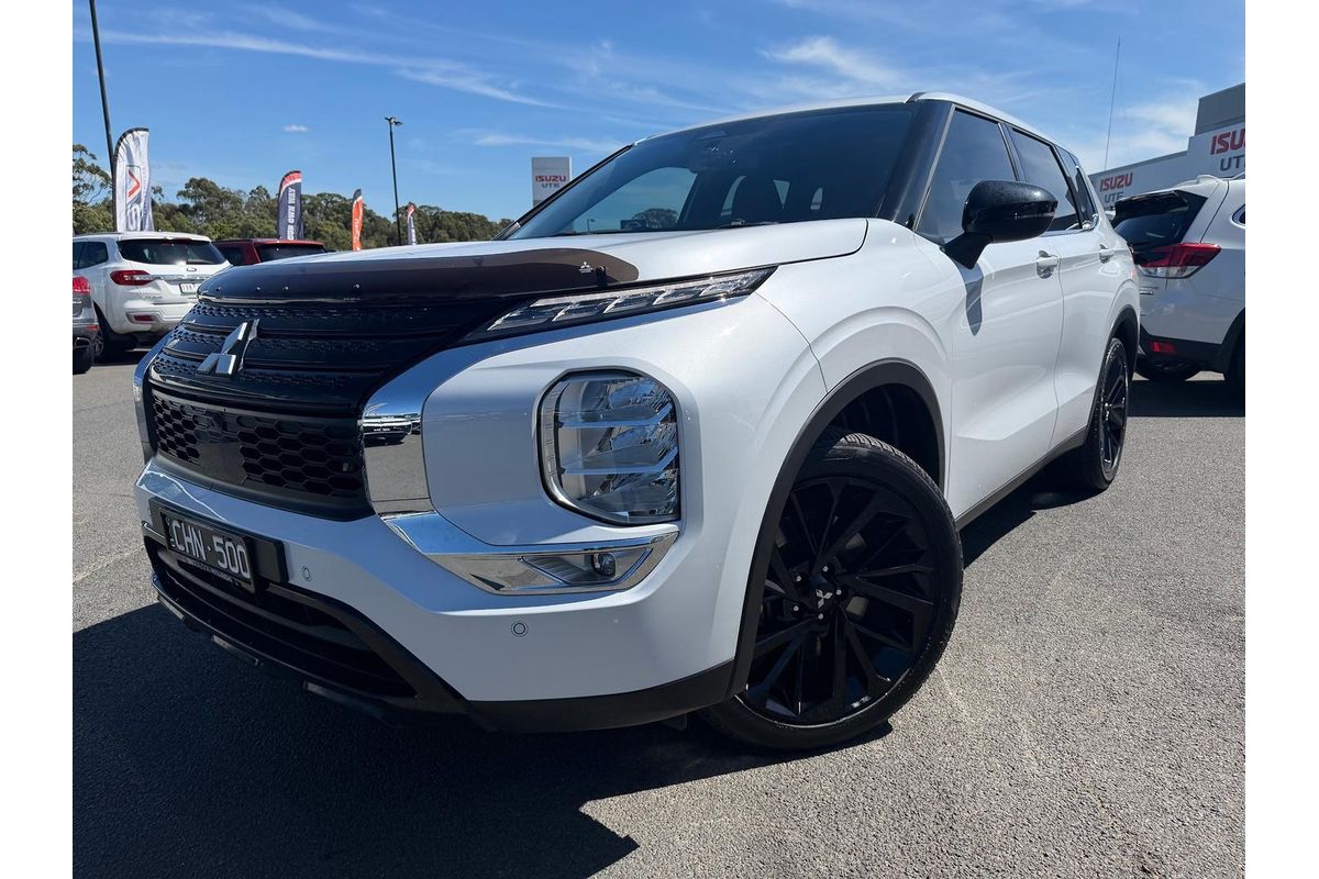 2023 Mitsubishi Outlander LS Black Edition ZM