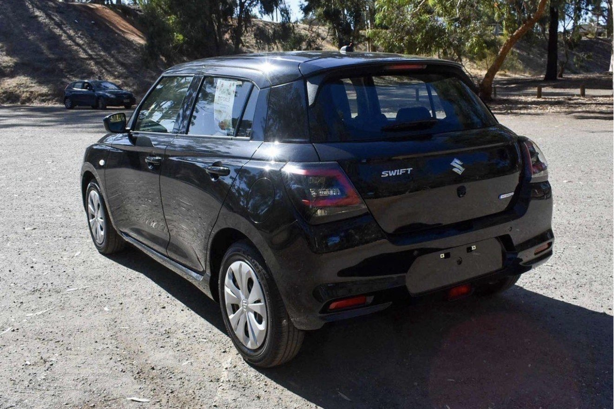 2026 Suzuki Swift Hybrid UZ