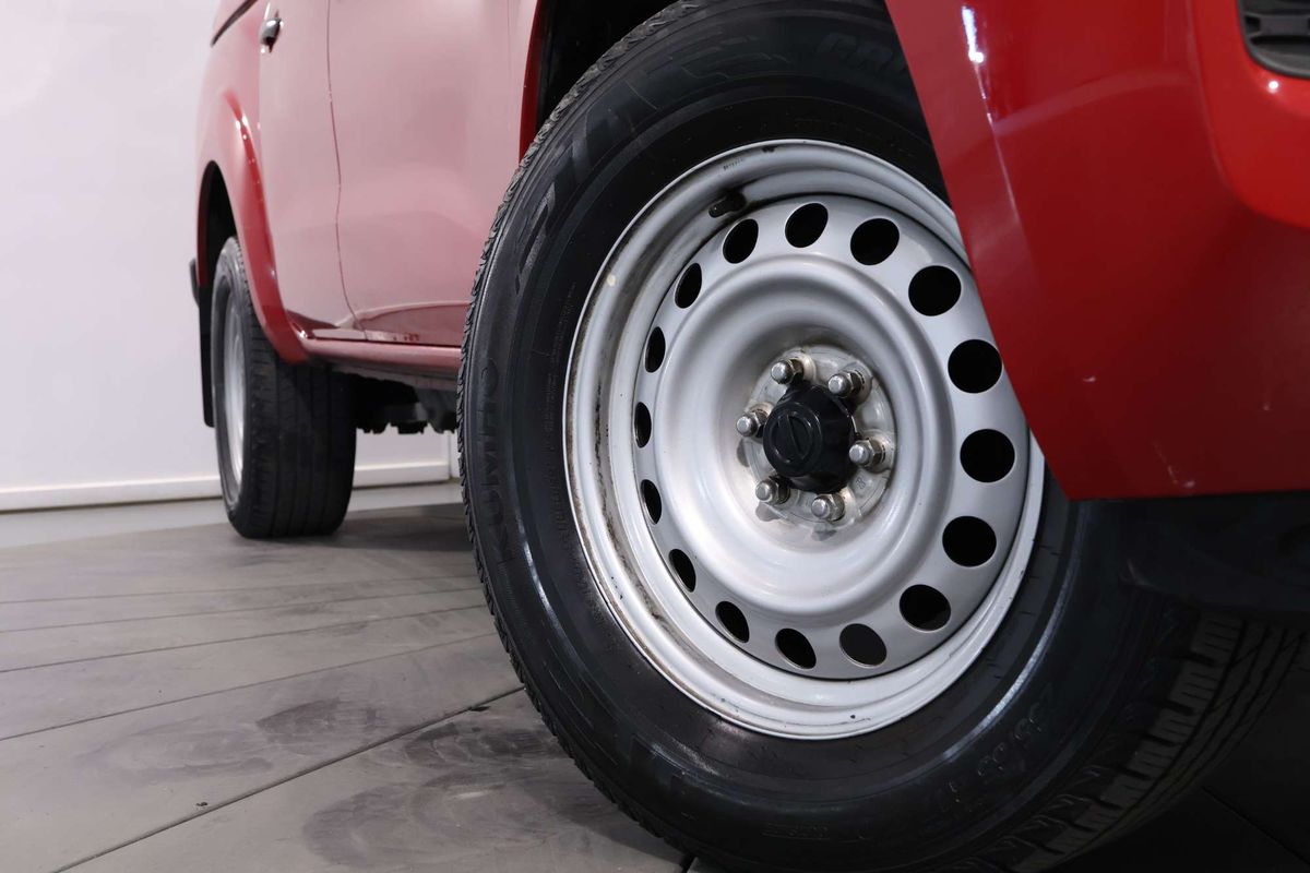 2021 Nissan Navara SL D23 Rear Wheel Drive