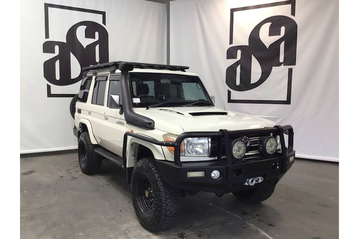 2013 Toyota Landcruiser GXL VDJ76R