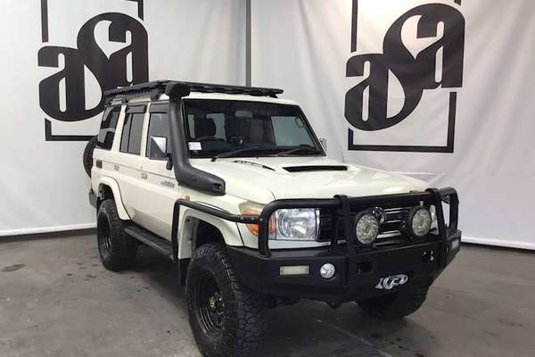 2013 Toyota Landcruiser GXL VDJ76R