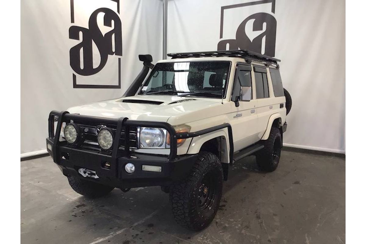 2013 Toyota Landcruiser GXL VDJ76R