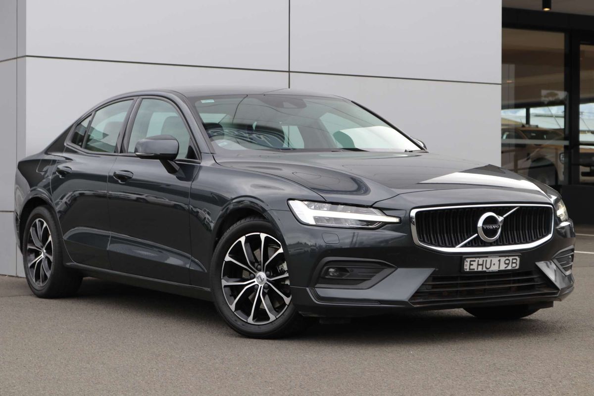 2020 Volvo S60 T5 Momentum