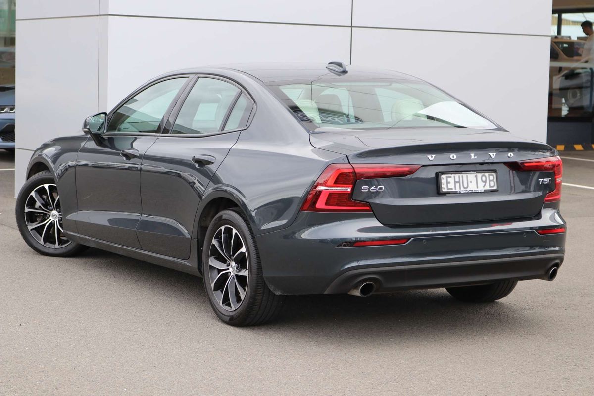 2020 Volvo S60 T5 Momentum