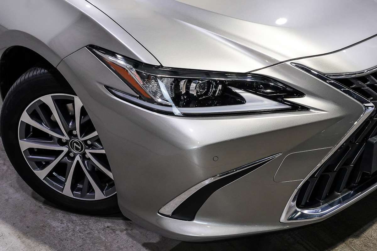 2021 Lexus ES ES300h Luxury AXZH10R