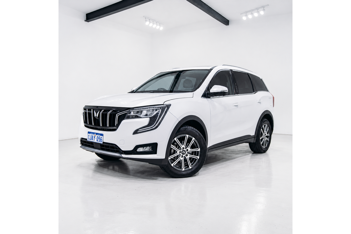 2024 Mahindra XUV700 AX7L