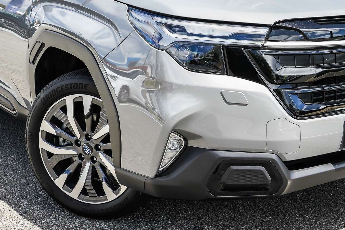 2025 Subaru Forester Hybrid Touring S6