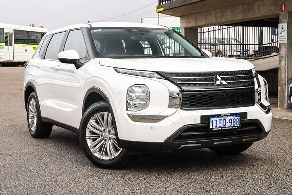 2024 Mitsubishi Outlander ES ZM