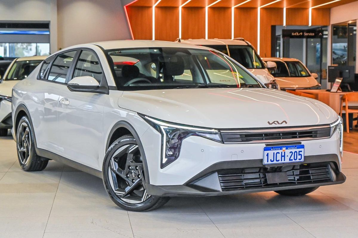2025 Kia K4 Sport CL4m