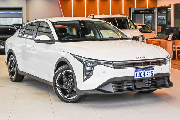 2025 Kia K4 Sport CL4m