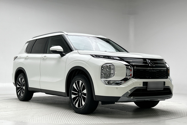 2025 Mitsubishi Outlander LS ZM