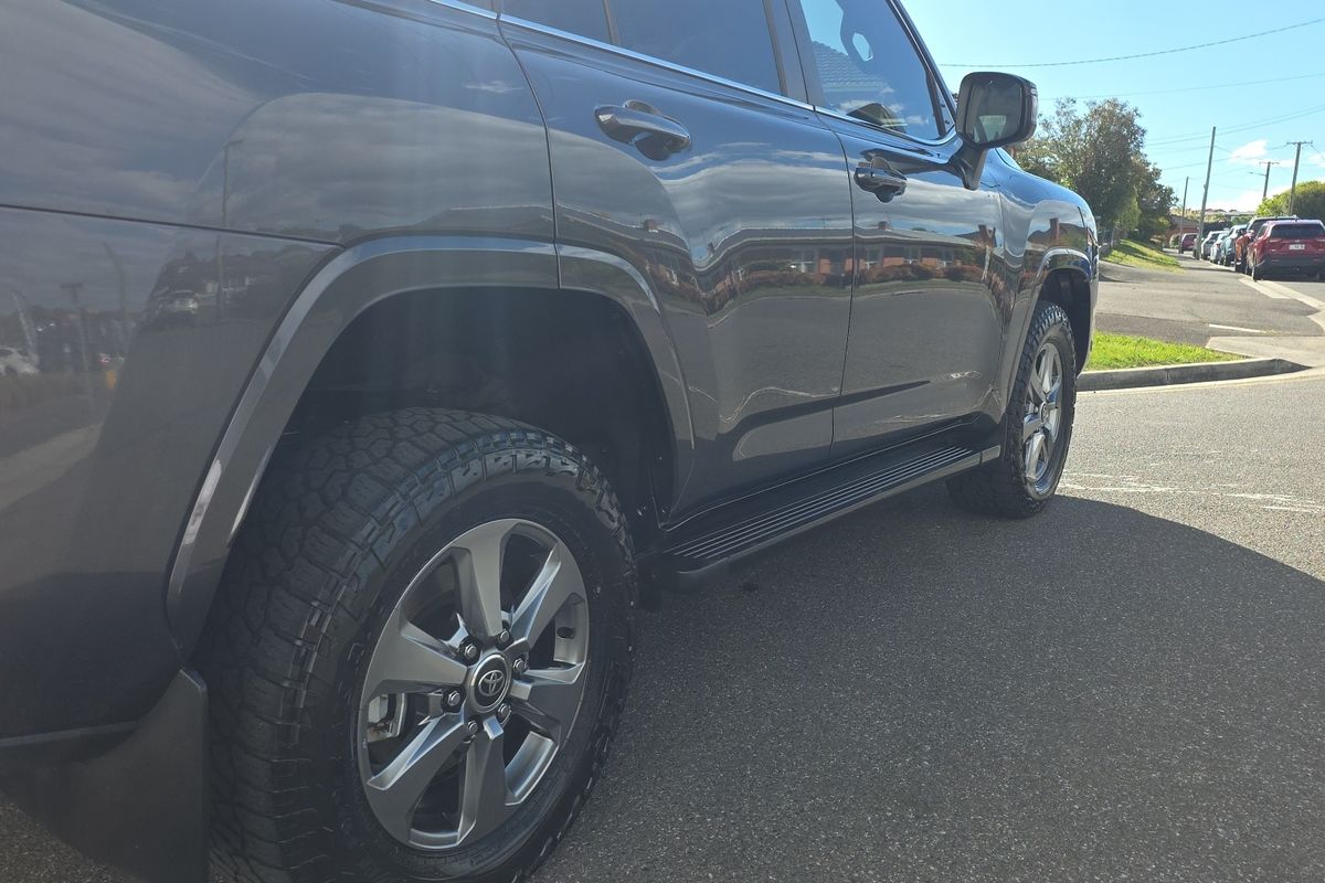 2023 Toyota Landcruiser VX FJA300R