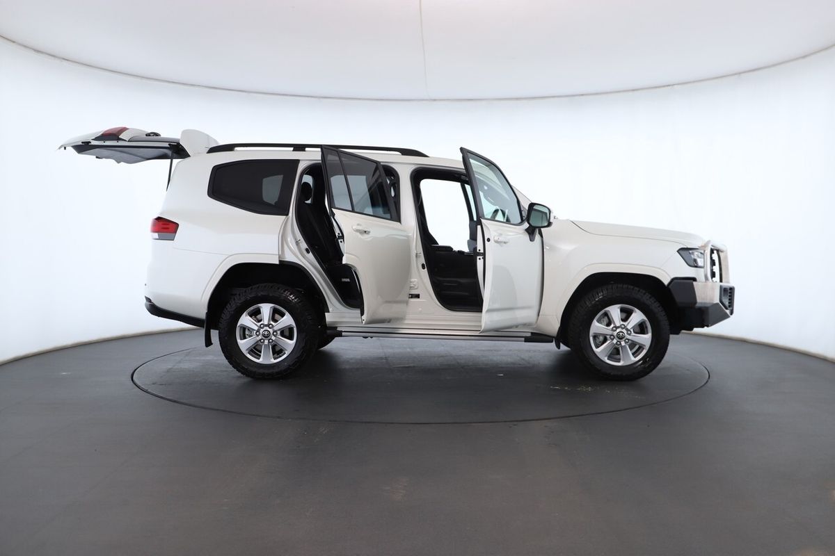 2023 Toyota Landcruiser GXL FJA300R
