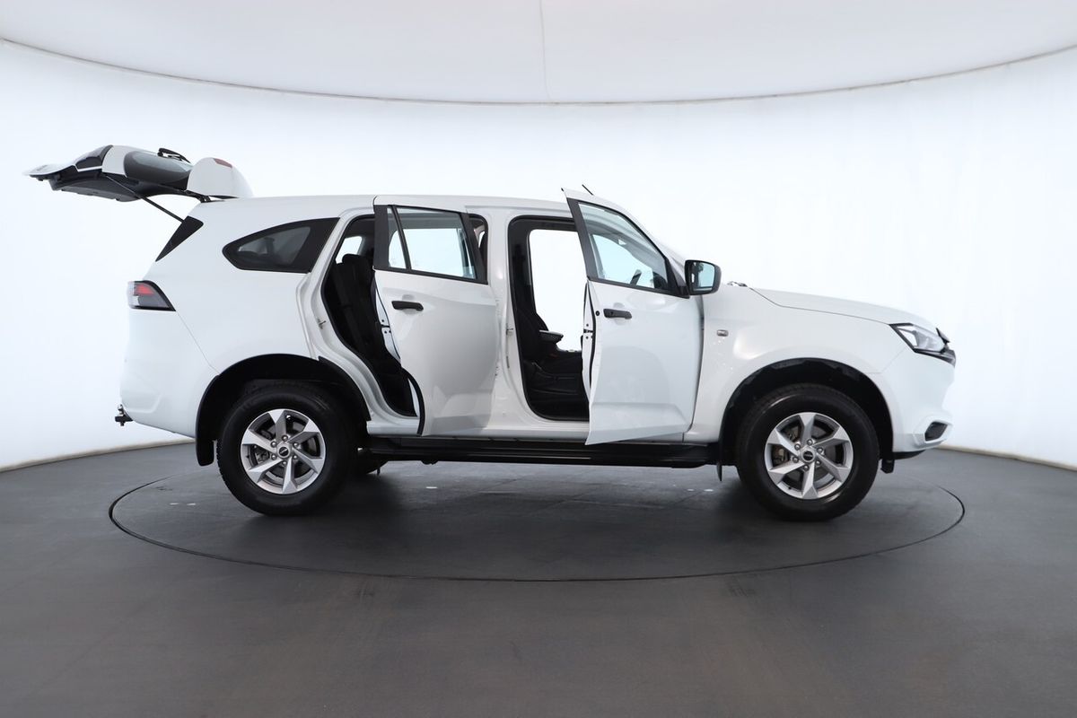 2023 Isuzu MU-X LS-M