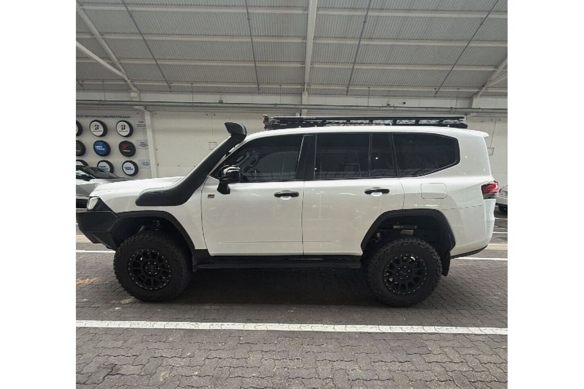 2022 Toyota Landcruiser GR Sport FJA300R