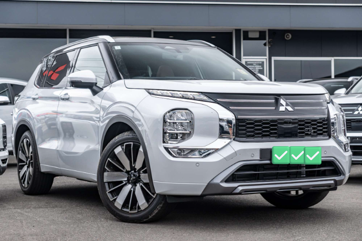 2025 Mitsubishi Outlander Exceed Tourer ZM