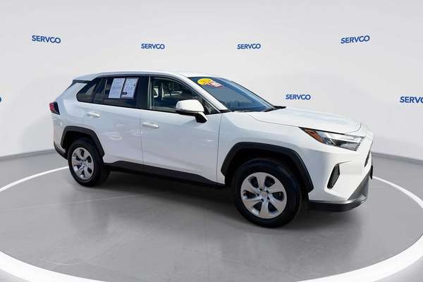 2024 Toyota RAV4 LE