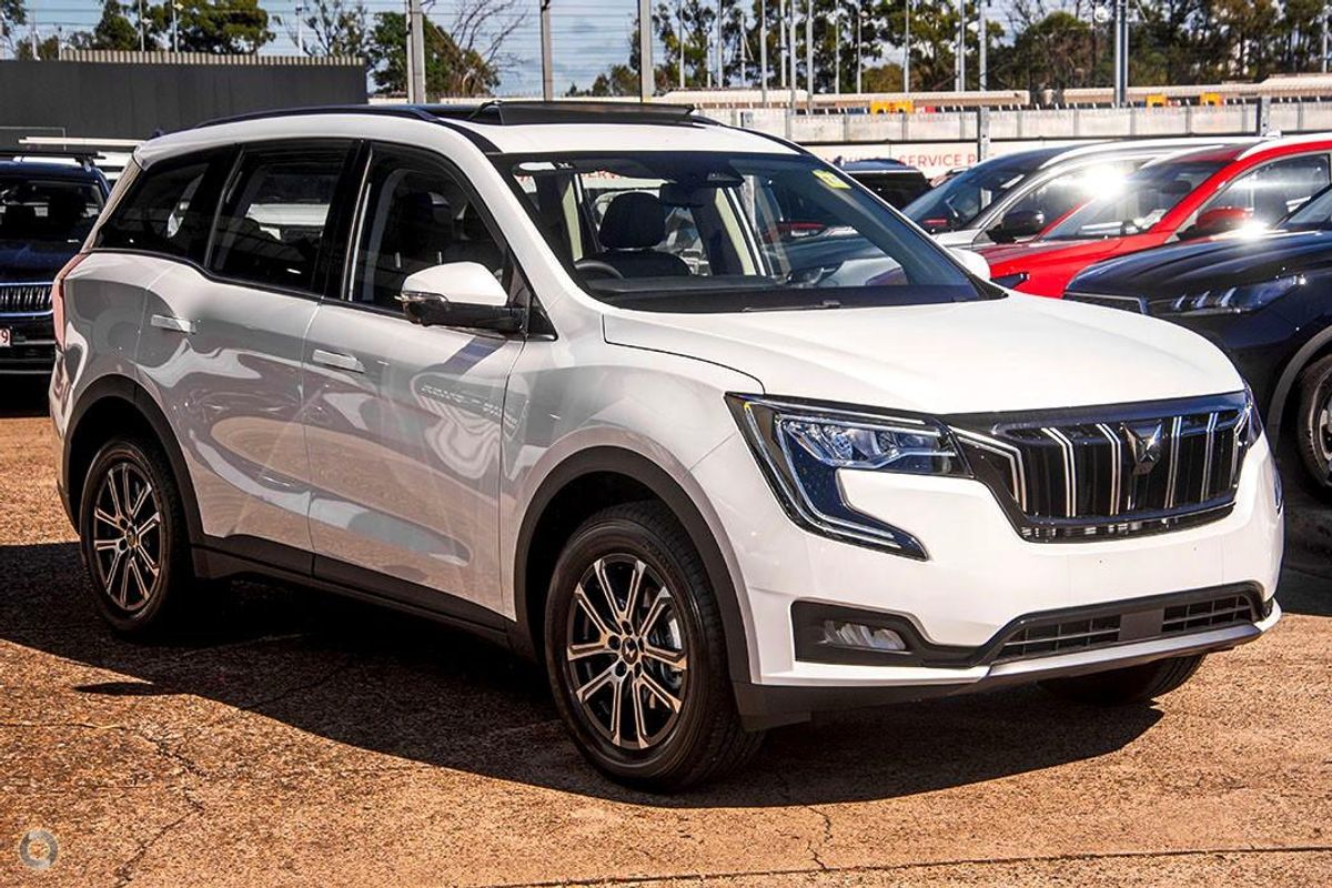 2025 Mahindra XUV700 AX7L