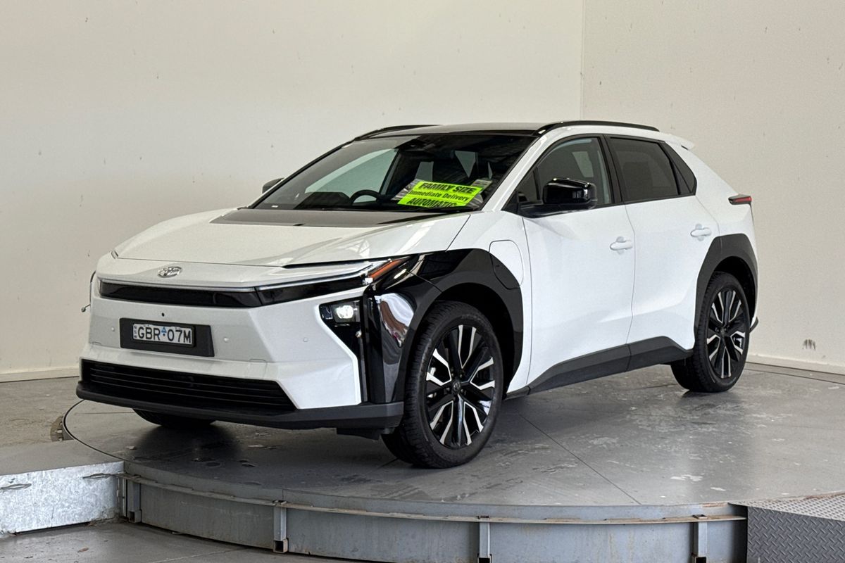 2026 Toyota bZ4X XEAM15R