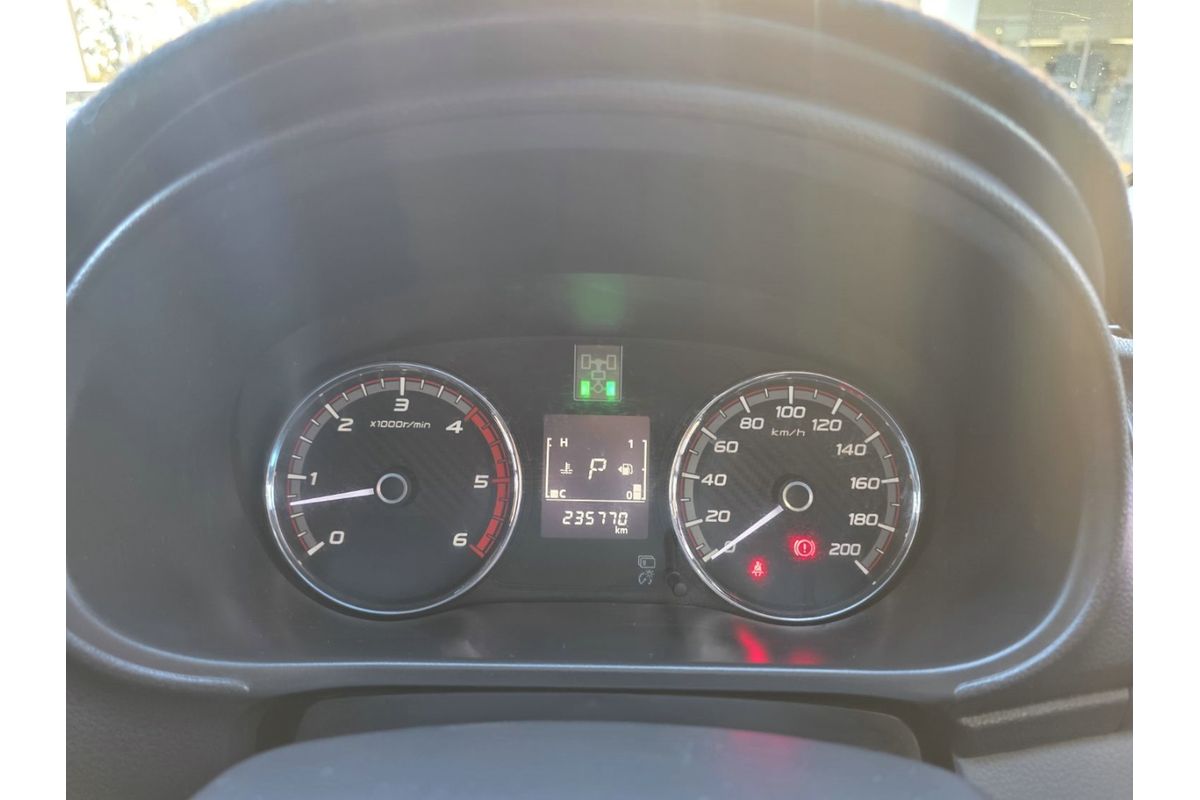 2016 Mitsubishi Triton GLS MQ 4X4 image 24