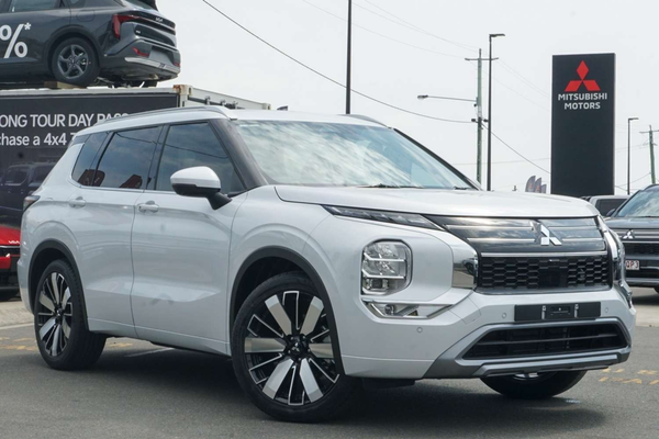 2026 Mitsubishi Outlander Exceed ZM