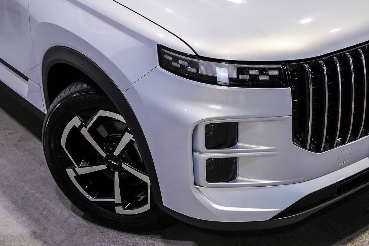 2025 OMODA JAECOO J7 Core