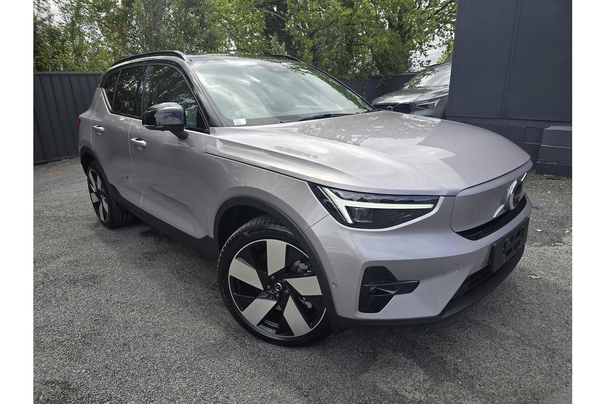 2026 Volvo EX40 Ultra Twin Motor Performance