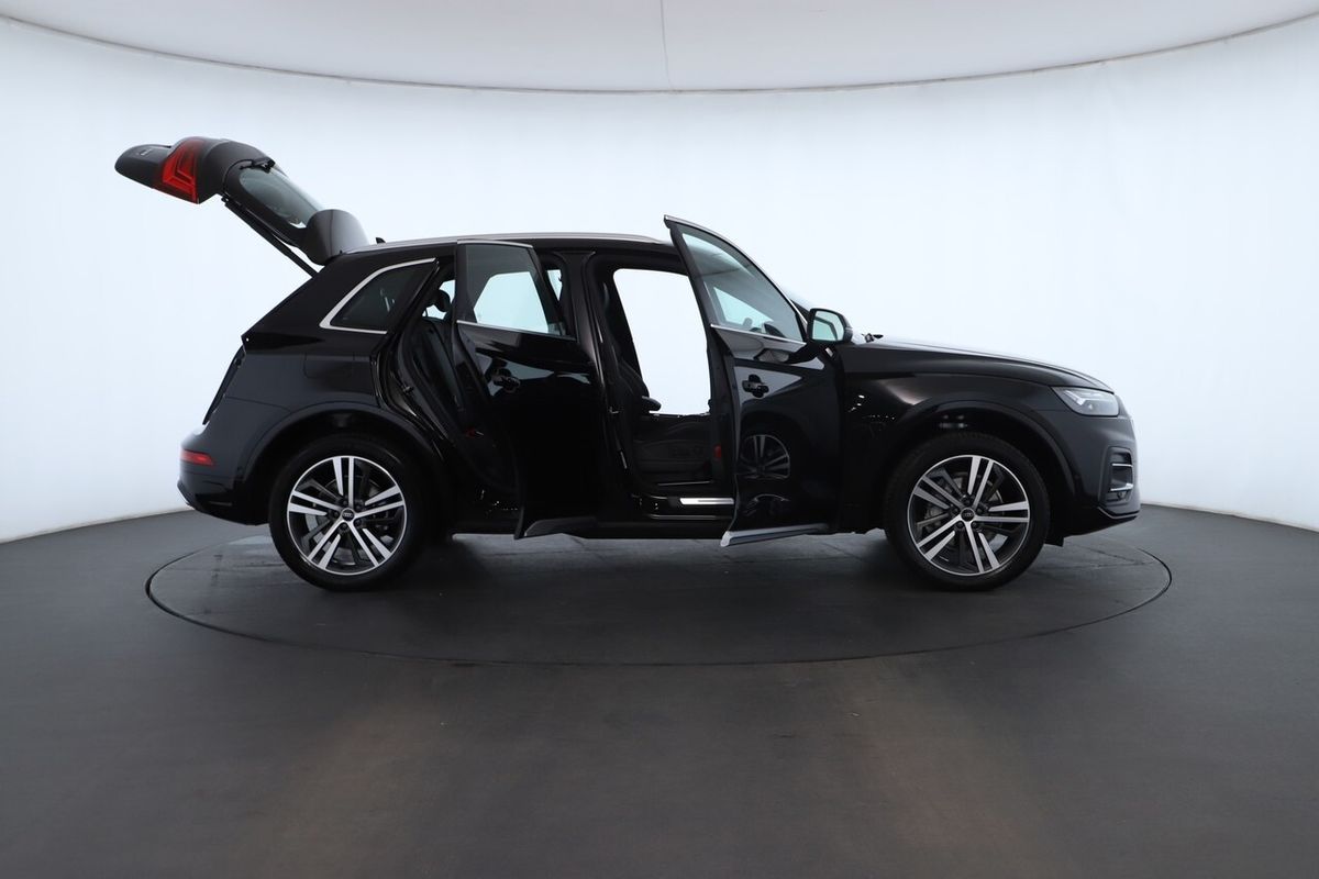 2025 Audi Q5 40 TDI Sport FY
