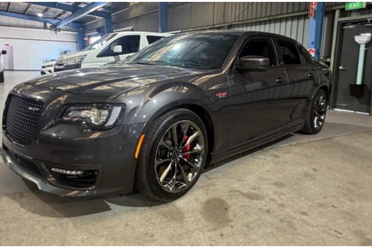 2019 Chrysler 300 SRT LX