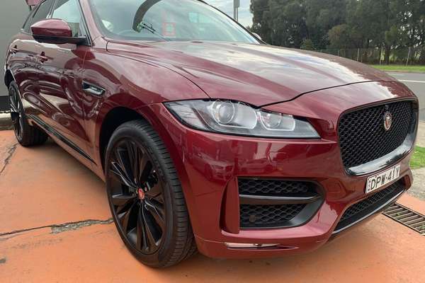 2017 Jaguar F-PACE 30d R-Sport X761