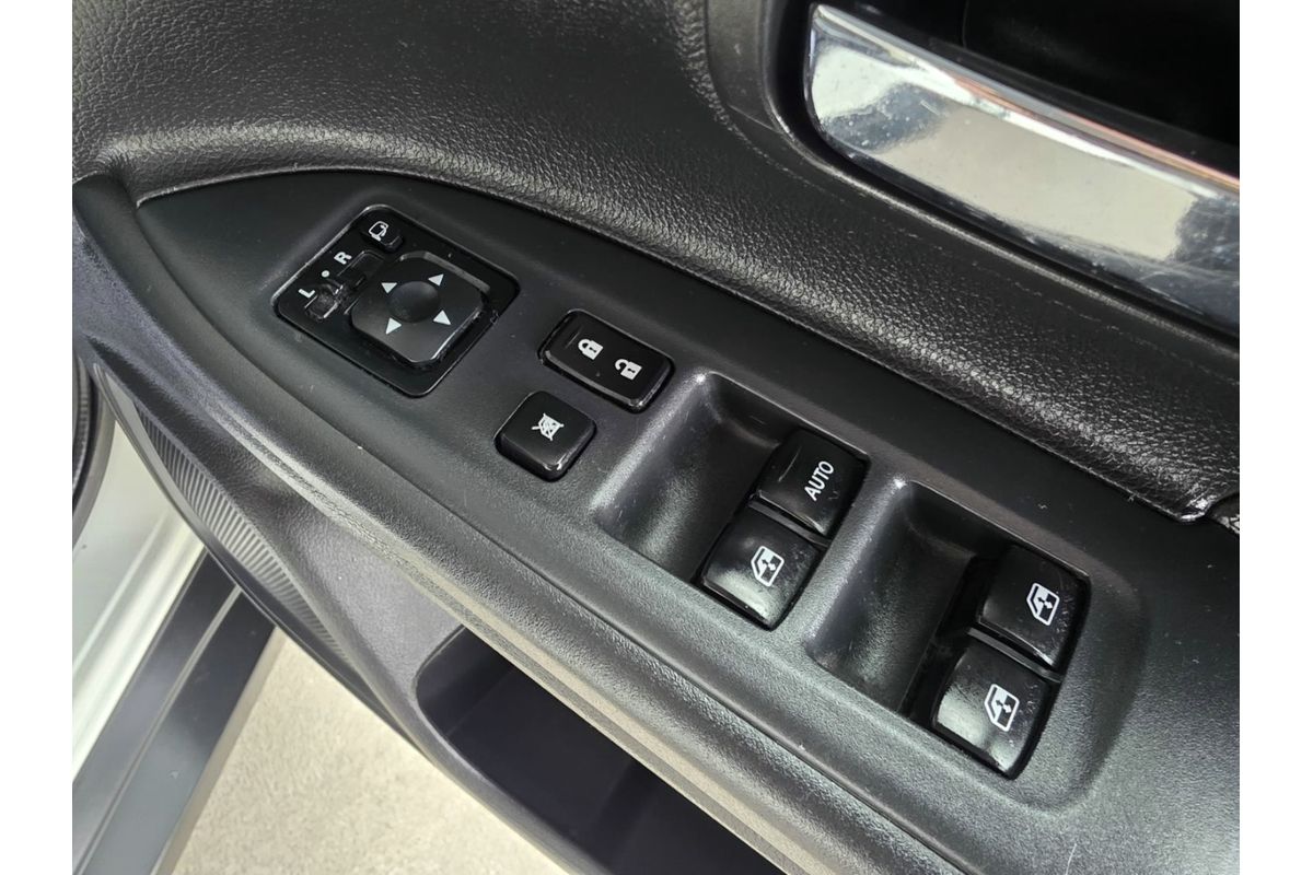 2017 Mitsubishi Outlander LS ZK image 16