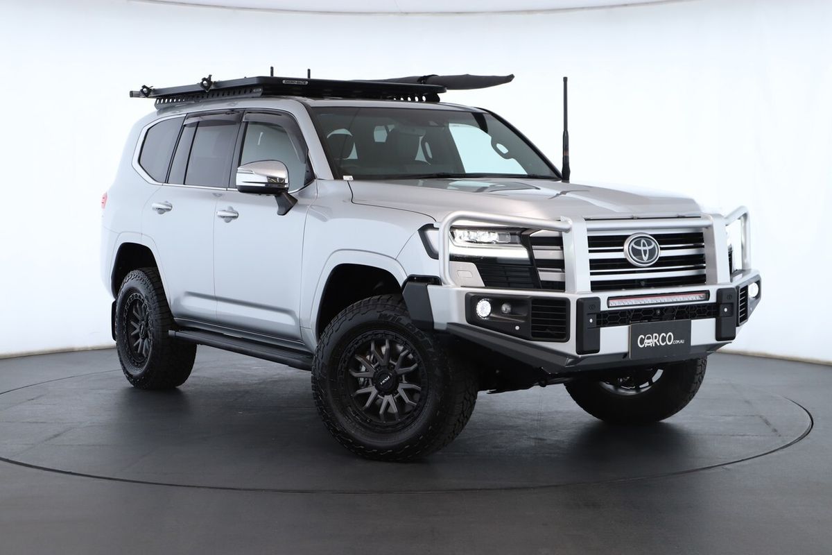 2021 Toyota Landcruiser Sahara FJA300R