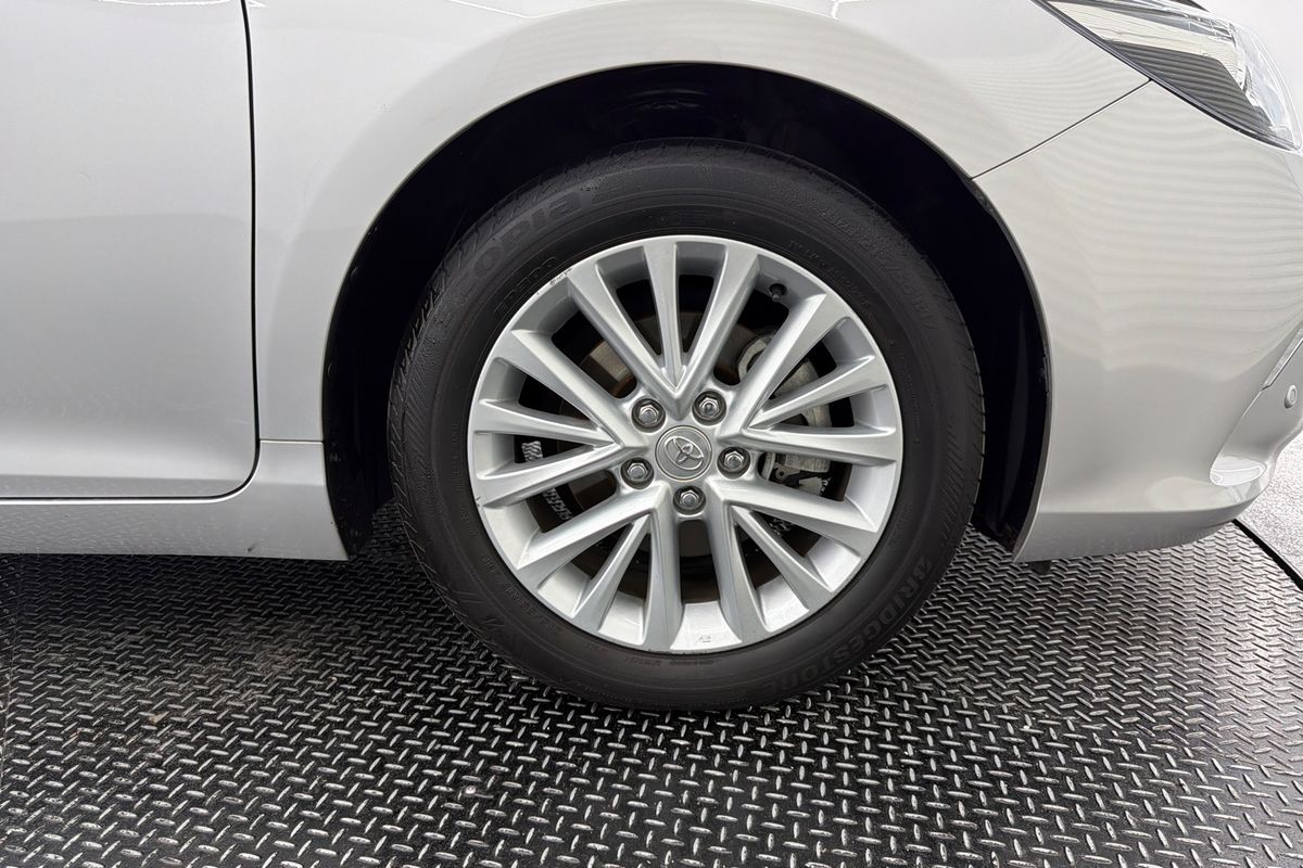 2016 Toyota Camry Atara SL AVV50R
